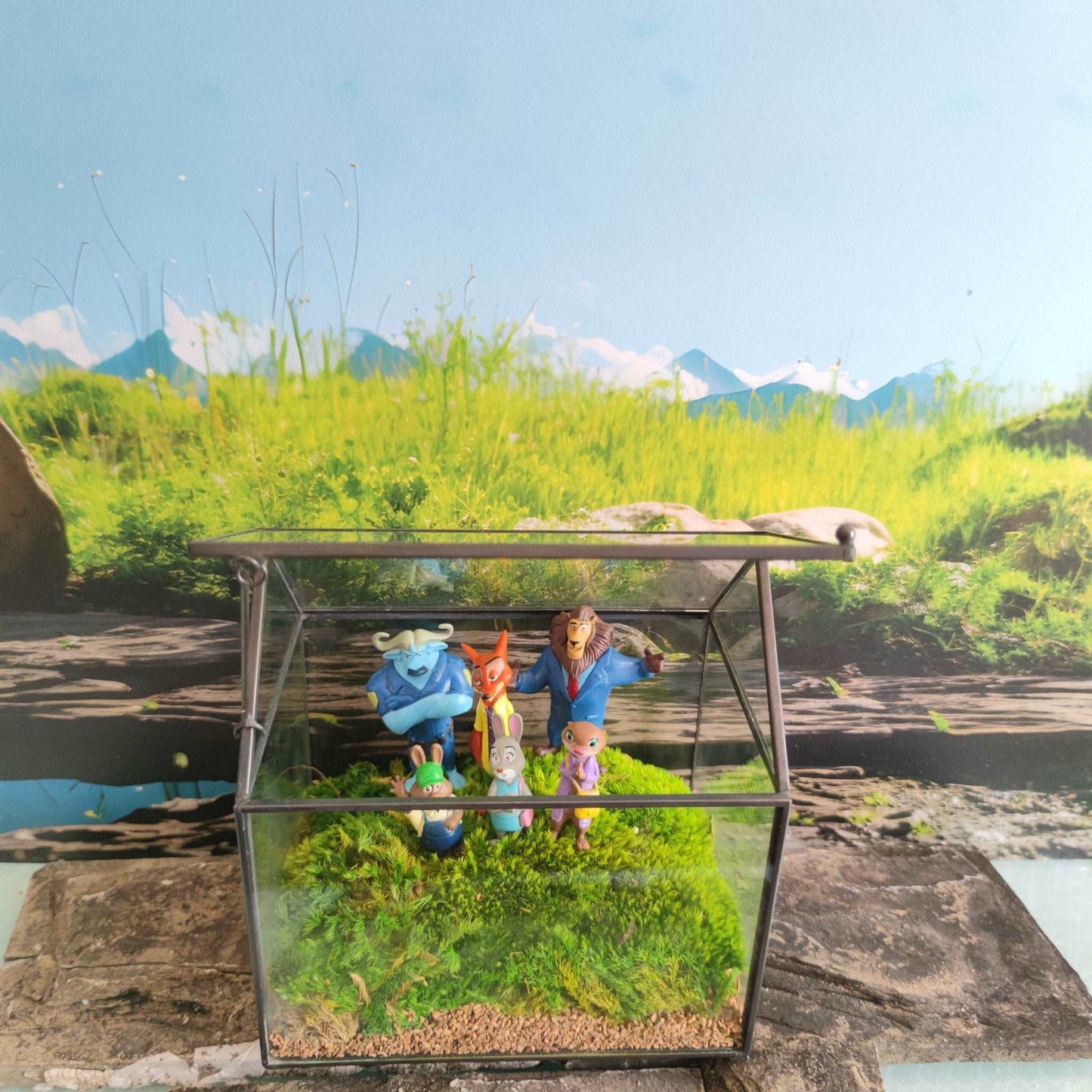 Zootopia Mini Animals Moss Laptop Decoration - Whimsical Desk CompanioCreate a serene and playful workspace with our "Zootopia Mini Animals" moss decoration for your laptop. This charming piece, featuring six randomly placed mini anima
