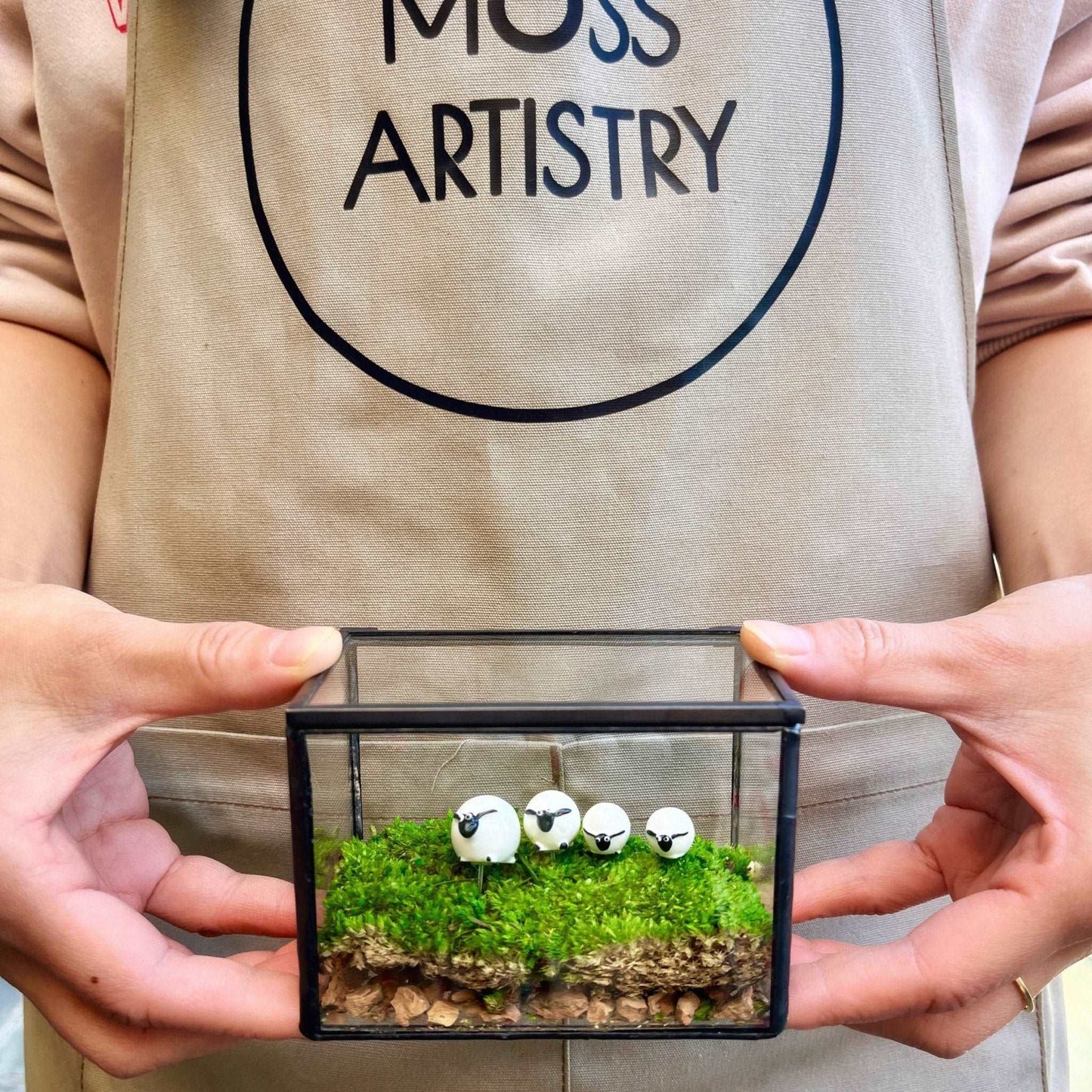 Mossbox Little Sheep Desktop Decoration - Micro Landscape with PreservTransform your desk into a serene pasture with our charming Little Sheep Desktop Decoration. This handcrafted micro landscape lawn, set within a clear glass box, fea