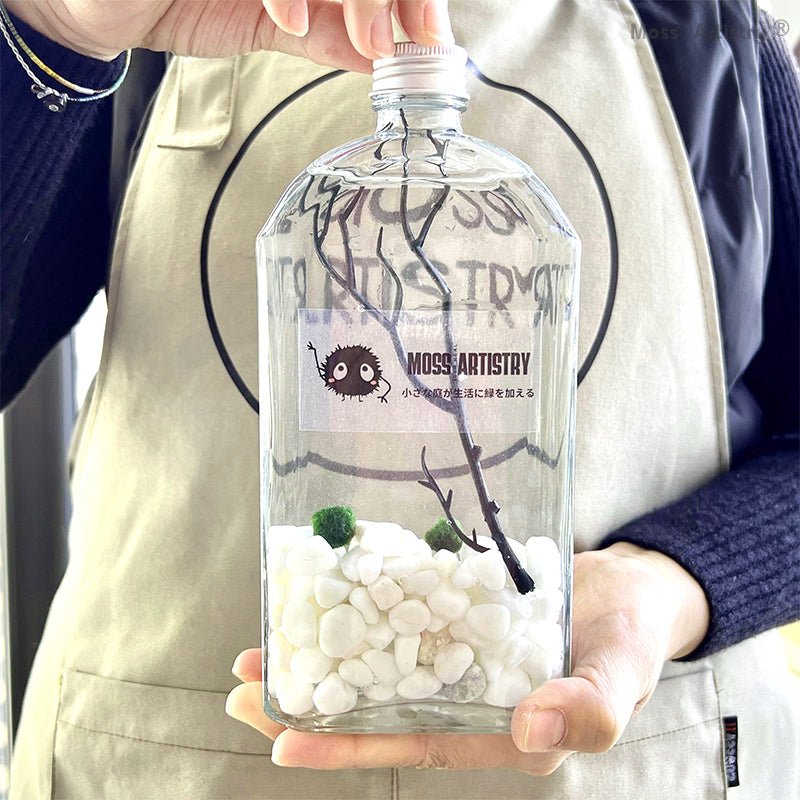 Marimo Moss Ball Aquarium Designer 8"x4" Mini Aquarium Glass TerrariumSpecification:
8"x4" Glass Terrarium * 1
1-2 cm Marimo Live Moss Ball * 2
White Pebbles Bag * 1
Name Card and wood stander * 1
Stick * 1
$3.99 Smaller Tweezer * 1
[product_description]