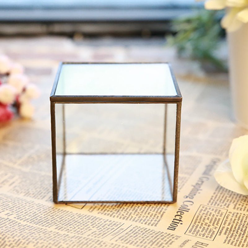 Square Glass Terrarium (No Plants) - Glass Container


Material
Glass


Special Feature
With lid


Item Weight
0.7 Pounds


Shape
Cube


Specific Uses For Product
Indoor


Style
geometric










Made of framed tran