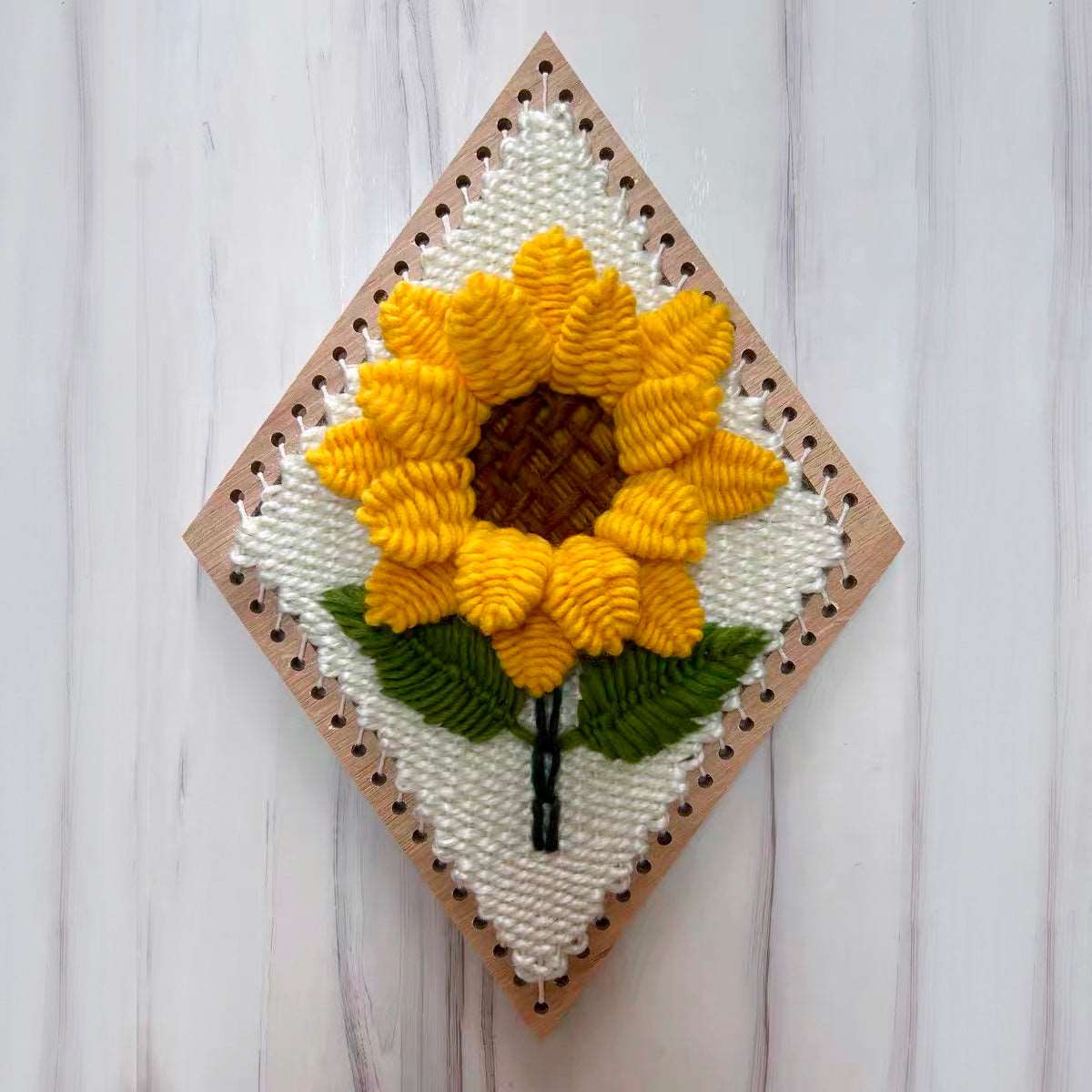 Sunflower Crochet Kit for Beginners,16in Crochet Kit Sunflower,BeginneThis a great gift idea for any occasion and a wonderful gift for your loved ones as a thank-you gift. Floral decor for the kitchen, living room, or hallway with knit