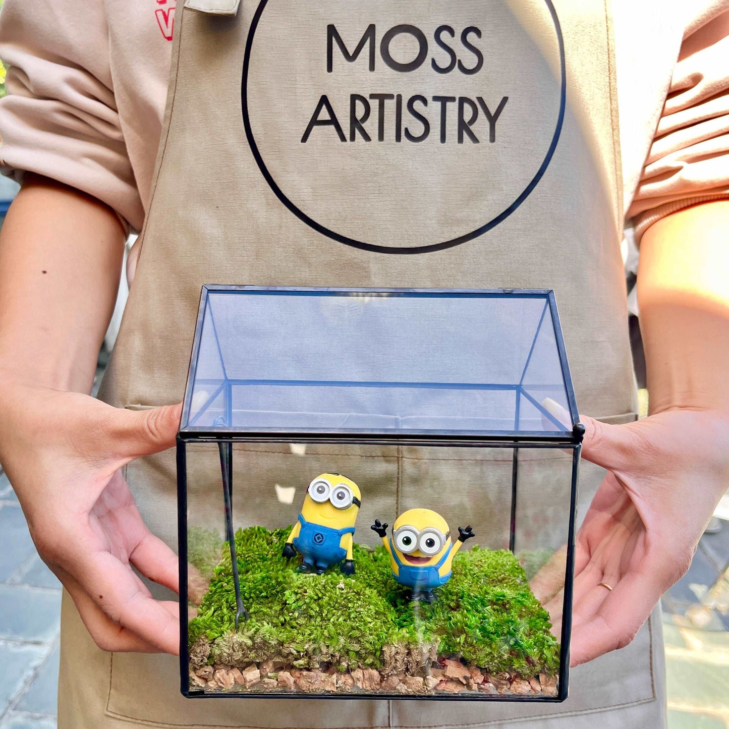 Micro Landscape Minion Pals Mossbox Handmade Glass Terrarium - PlayfulBring the fun and charm of the beloved Minions to your workspace with our "Minion Pals Mossbox," a unique handmade glass terrarium. This delightful desktop accessory