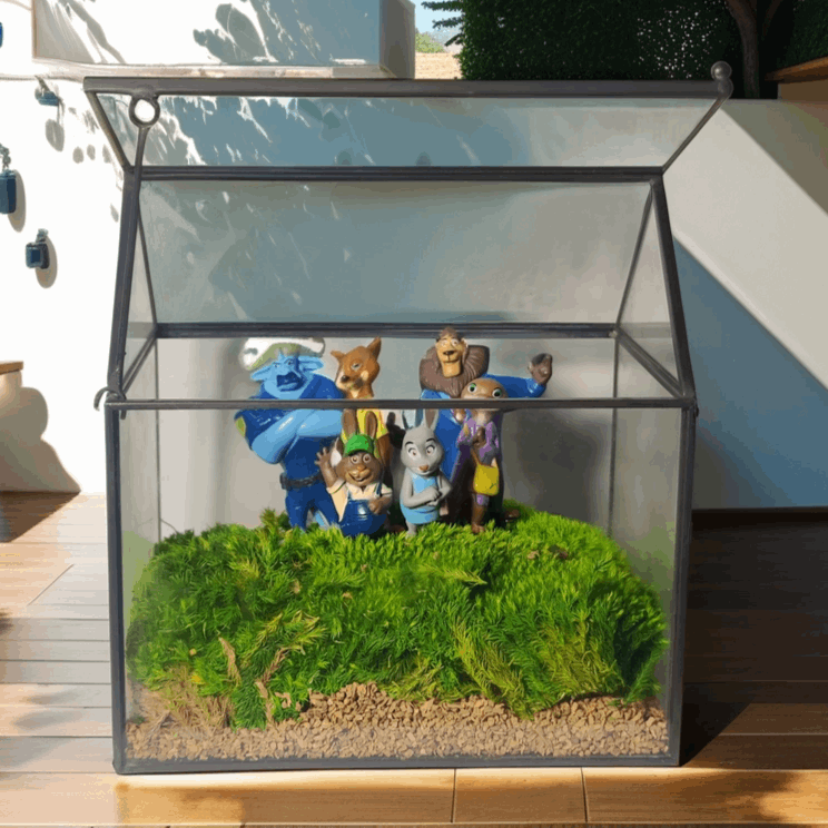 Zootopia Mini Animals Moss Laptop Decoration - Whimsical Desk CompanioCreate a serene and playful workspace with our "Zootopia Mini Animals" moss decoration for your laptop. This charming piece, featuring six randomly placed mini anima